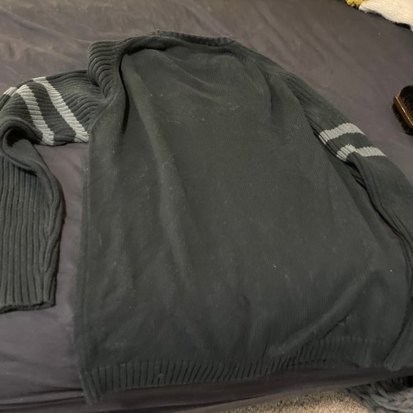 Sweater - Picture 5 of 7